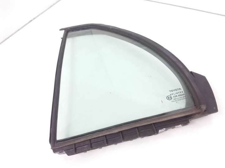 Toyota Yaris (2005 - 2009)  681890D050 Маленькое стекло 