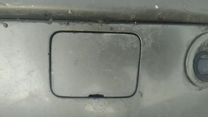 Renault Laguna II (2001 - 2005) Заглушка буксировочной петли бампера — фото 1