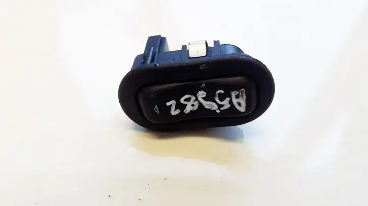 Opel Zafira A (1999 - 2003) 90561388 Блок кнопок стеклоподъемников — фото 1