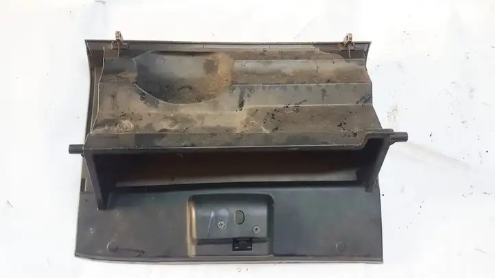 Hyundai Santa Fe (2005 - 2009) 68500BU200 Вещевой ящик — фото 2