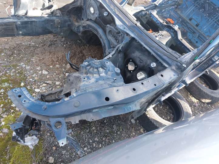 BMW 7 F01 F02 F03 F04 (2008 - 2016)   Передняя четверть