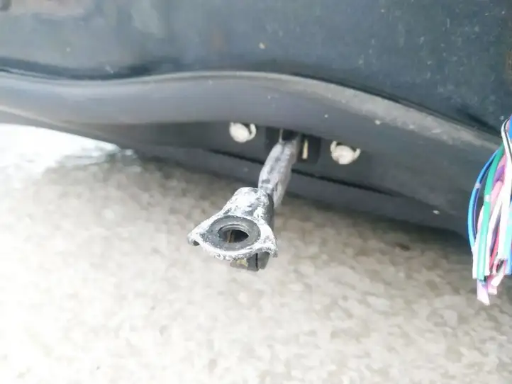 Toyota Avensis Verso (2004 - 2009) Ограничитель двери — фото 3