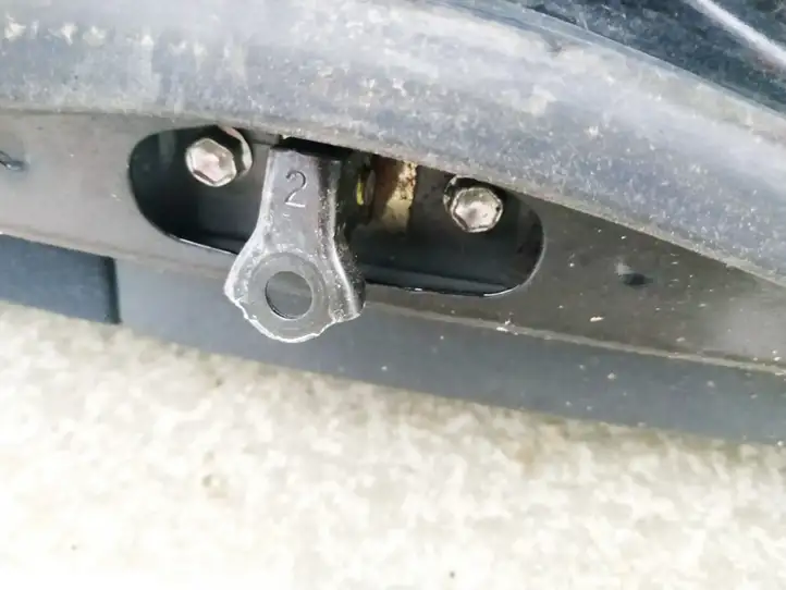 Toyota Avensis Verso (2004 - 2009) Ограничитель задней двери — фото 2