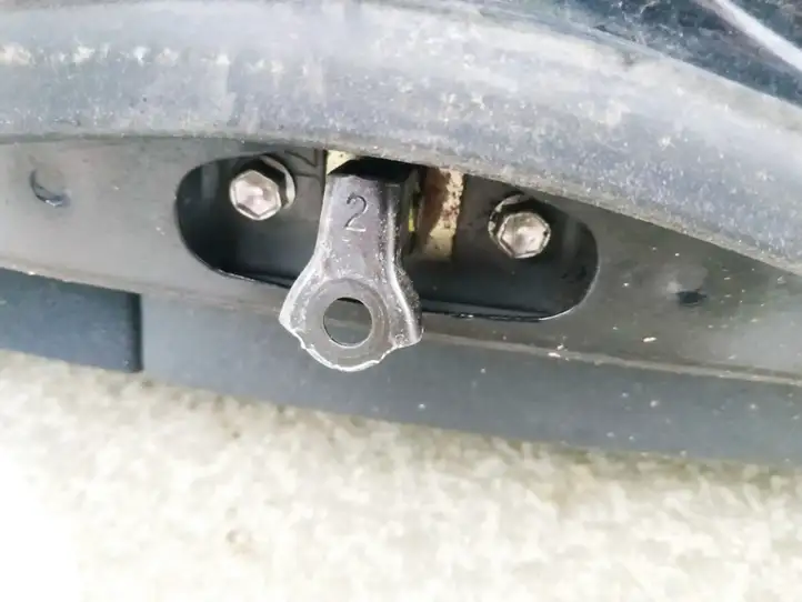 Toyota Avensis Verso (2004 - 2009) Ограничитель задней двери — фото 3