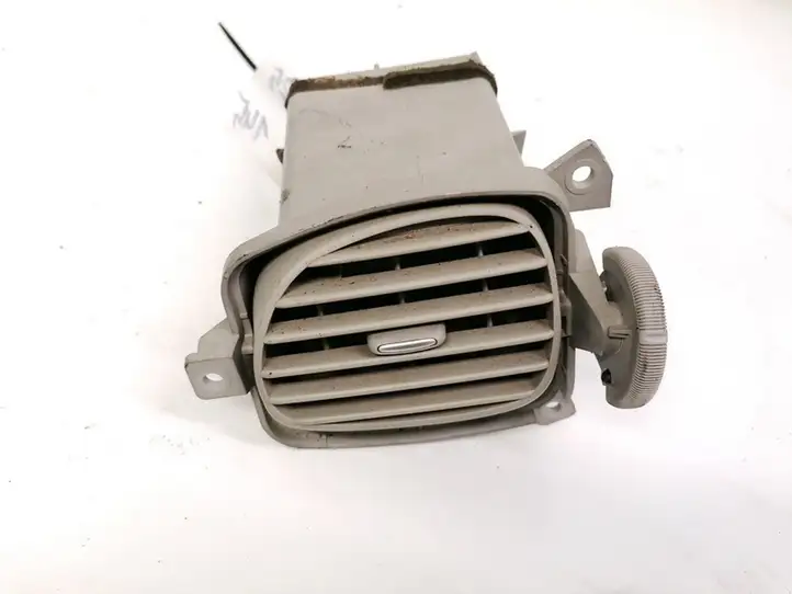 Nissan Almera (2000 - 2006) 68760BU200 Центральный воздушный дефлектор — фото 1