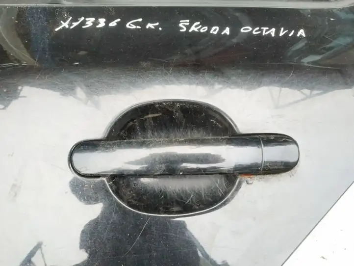 Skoda Octavia Mk2 (1Z) (2004 - 2013) Наружная ручка пиредней двери — фото 1