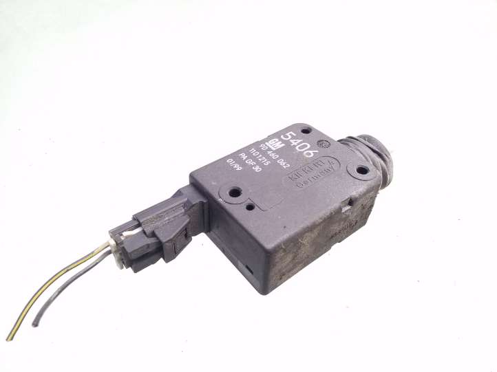 Opel Zafira (1999 - 2003)  90460062 Привод замка задней двери