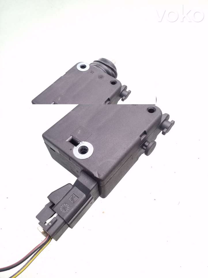 Opel Zafira (1999 - 2003)  90460062 Привод замка задней двери