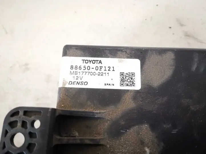 Toyota Verso (2009 - 2012) 886500f121 Прочие блоки управления — фото 2