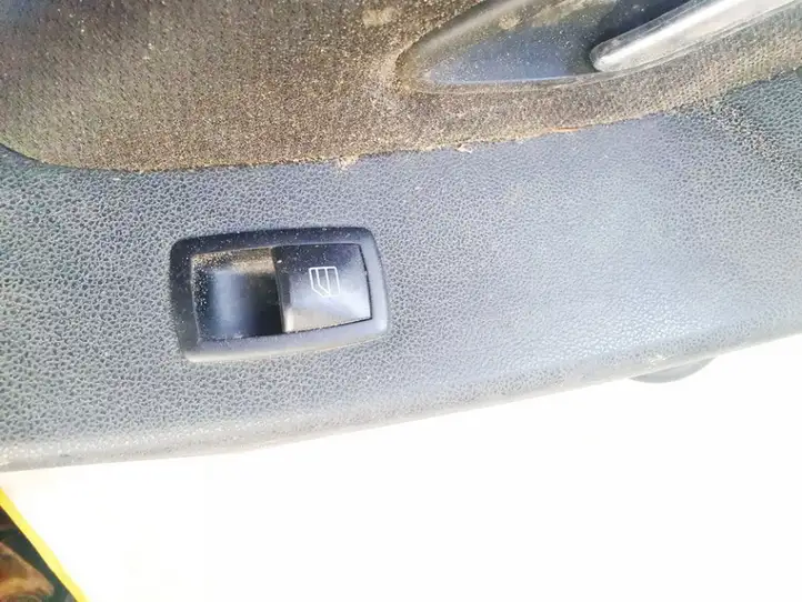 Mercedes-Benz A W169 (2004 - 2012) Кнопка стеклоподъемников — фото 1