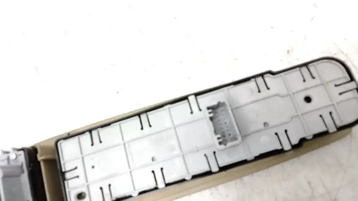 Renault Latitude (L70) (2010 - 2014) 809610698R Кнопка стеклоподъемников — фото 9