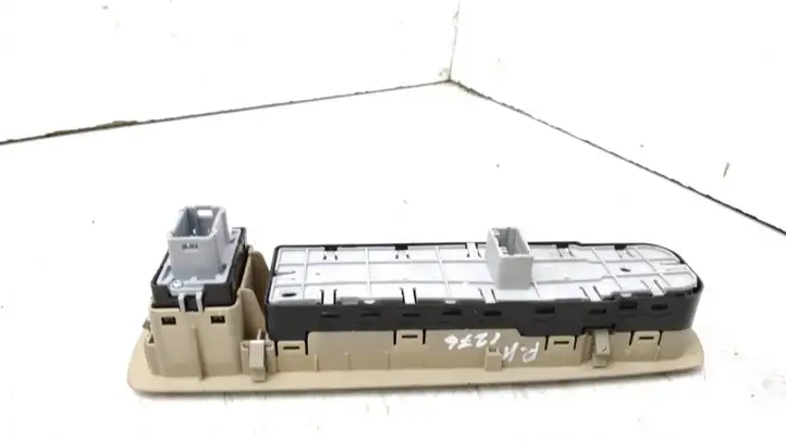 Renault Latitude (L70) (2010 - 2014) 809610698R Кнопка стеклоподъемников — фото 11