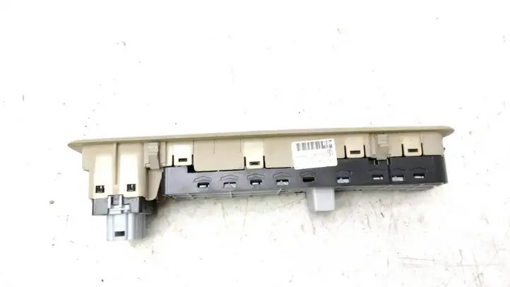 Renault Latitude (L70) (2010 - 2014) 809610698R Кнопка стеклоподъемников — фото 12