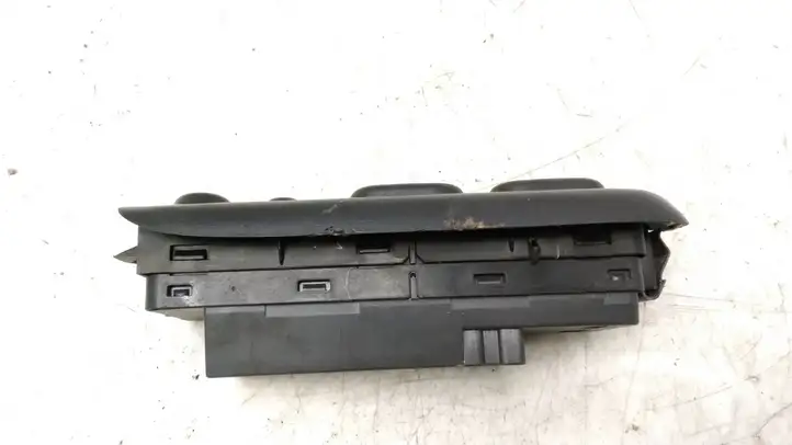 Ford Maverick (2004 - 2007)   Кнопка стеклоподъемников