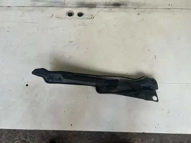 Toyota Corolla Verso AR10 (2004 - 2009)  538660F010 Другая внешняя деталь