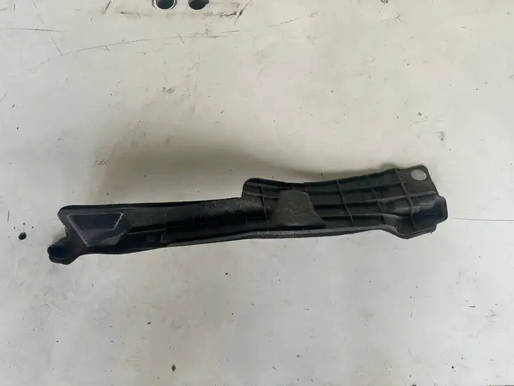 Toyota Corolla Verso AR10 (2004 - 2009)  538660F010 Другая внешняя деталь