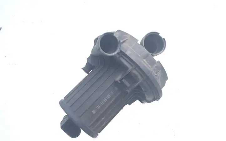 Audi A3/S3 8P (2004 - 2008) 06A131333C Насос вторичного воздуха — фото 1