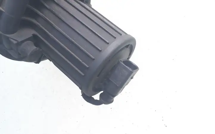 Audi A3/S3 8P (2004 - 2008) 06A131333C Насос вторичного воздуха — фото 3