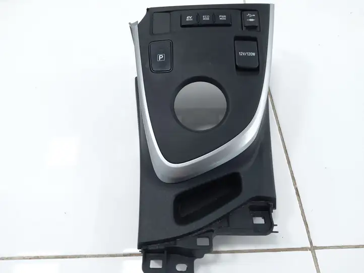 Toyota Auris E180 (2012 - 2018) 5882102670 Прочие детали салона — фото 1