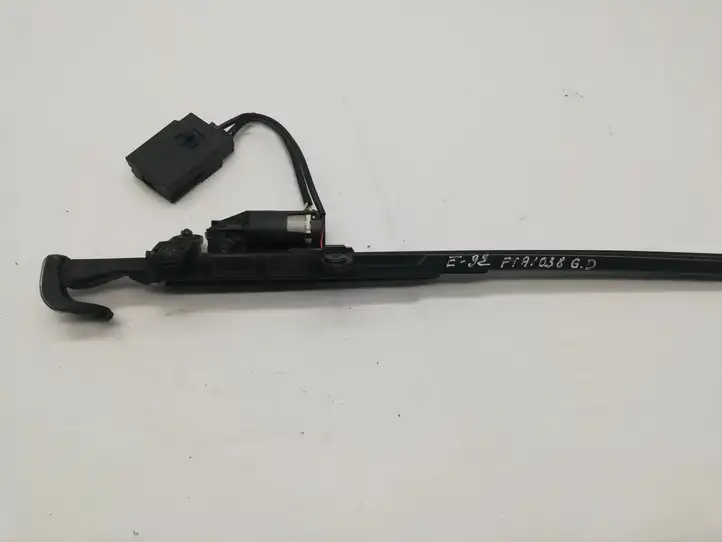 BMW 3 E92 E93 (2005 - 2014) 913004701 Электродвигатель регулировки ремня безопасности — фото 1