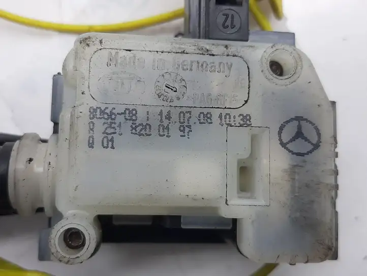 Mercedes-Benz ML W164 (2005 - 2011) A2518200197 Замок крышки топливного бака — фото 2