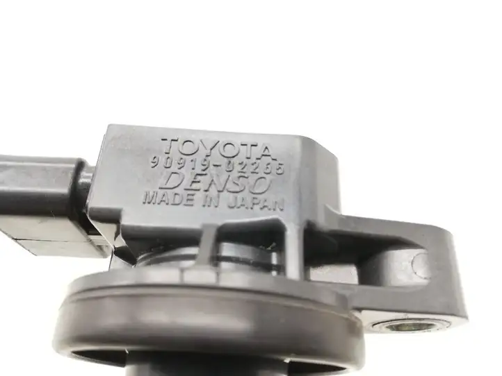 Toyota Yaris (2014 - 2019) 9091902265 Катушка зажигания — фото 2