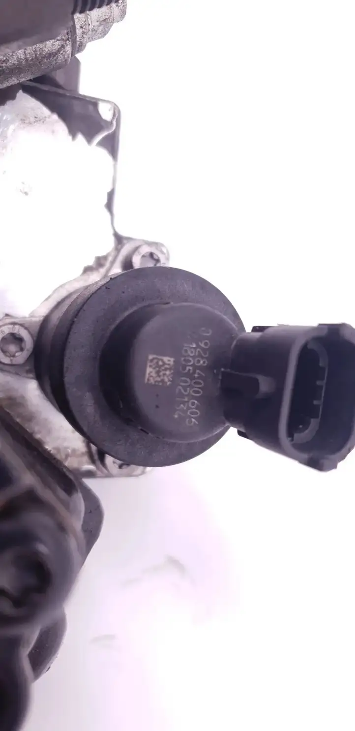 Toyota Auris E180 (2012 - 2018) 221000W020 Механический топливный насос — фото 4