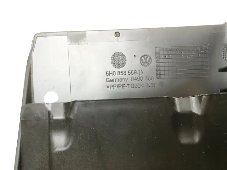 Volkswagen Golf VIII (2019 - ) 5H0858559 Отделка лючка топливного бака — фото 4