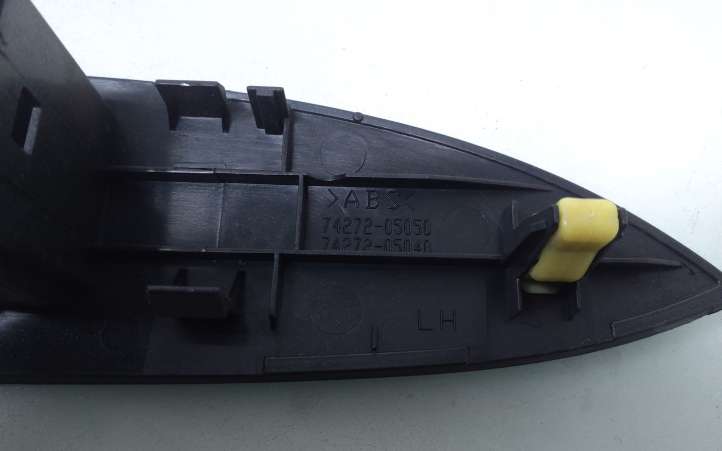 Toyota Avensis T270 (2009 - 2012)  7427205050 Отделка  кнопки стеклоподъемника