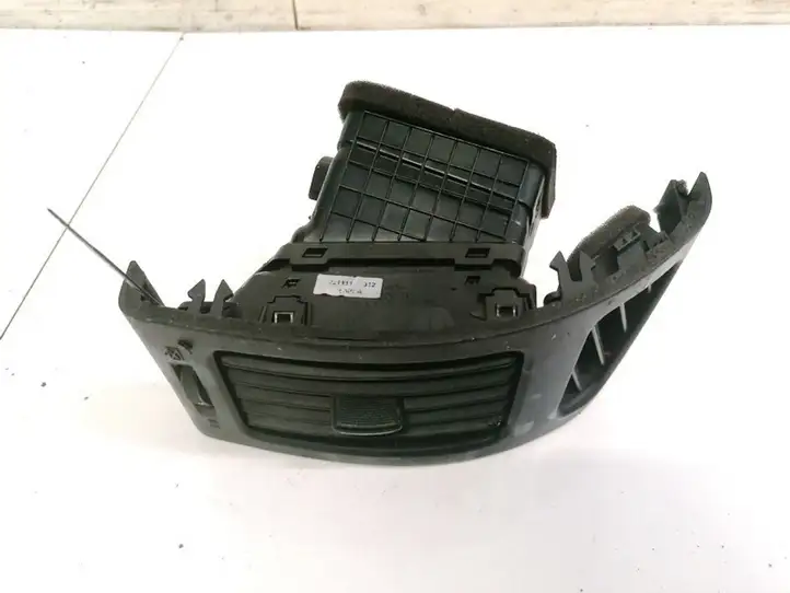 Hyundai i30 (2007 - 2012) Боковой воздушный дефлектор — фото 1