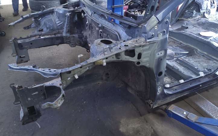 Toyota Avensis T270 (2009 - 2012)   Передняя четверть