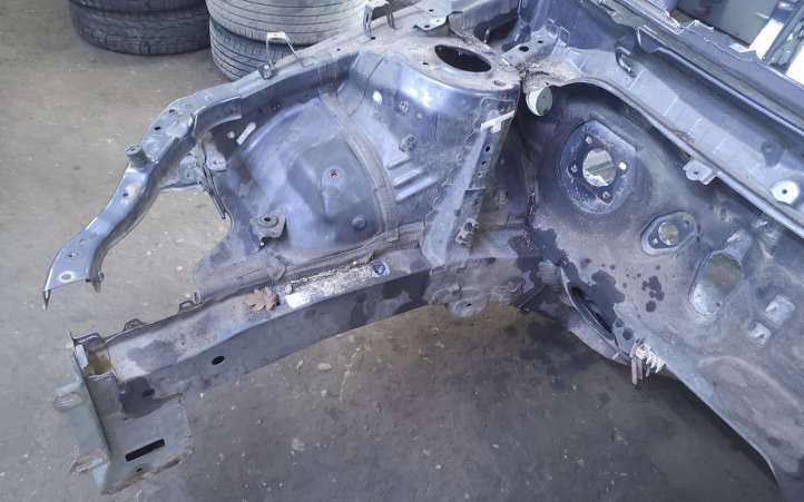 Toyota Avensis T270 (2009 - 2012)   Передняя четверть