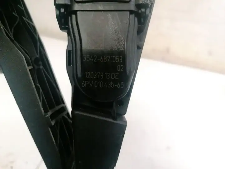 BMW 5 G30 G31 (2016 - ) 35426871053 Педаль акселератора — фото 3