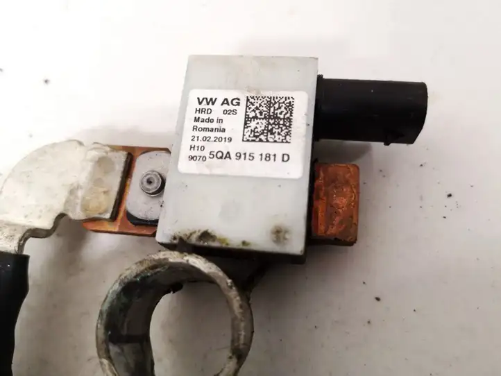 Audi Q3 8U (2011 - 2014) 5qa915181d Плюсовой провод аккумулятора — фото 3