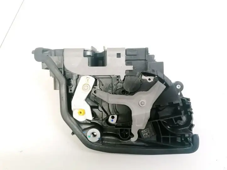 BMW 2 F22 F23 (2013 - 2017) 18283810 Замок задней двери — фото 2