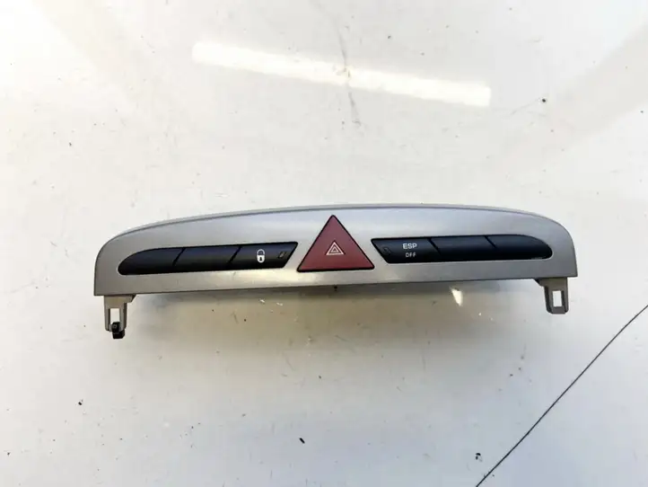 Peugeot 308 (2007 - 2013) 9659215177 Включатель аварийных фонарей — фото 1