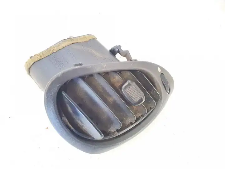 Ford Fiesta (2000 - 2005) ys6ha018b09 Центральный воздушный дефлектор — фото 2
