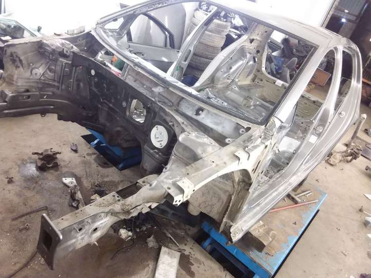 Volkswagen Golf VII (2013 - 2019)   Передняя четверть
