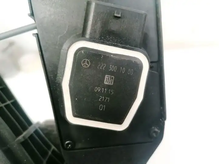 Mercedes-Benz E W212 (2009 - 2016) A2223001000 Педаль акселератора — фото 3
