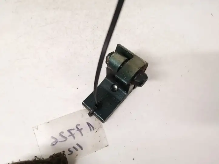 Skoda Octavia Mk2 (1Z) (2004 - 2013) 1z0833412b Нижняя петля задней двери — фото 1