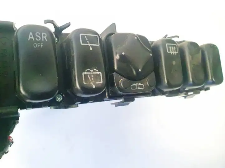 Mercedes-Benz Vaneo W414 (2001 - 2005) 1688203610 Кнопка обогрева стекла — фото 3