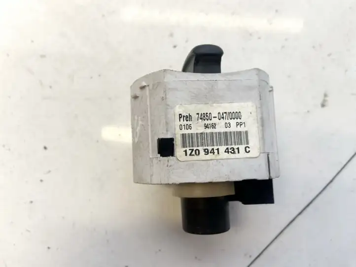 Skoda Octavia Mk2 (1Z) (2004 - 2013) 74850047 Включатель фонарей — фото 3