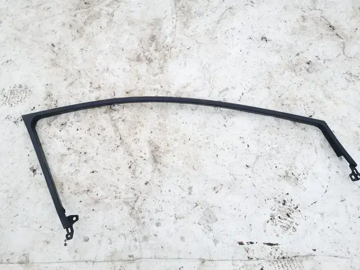 Toyota Avensis T270 (2012 - 2015) 6766405010 Накладка стекла передней двери — фото 1