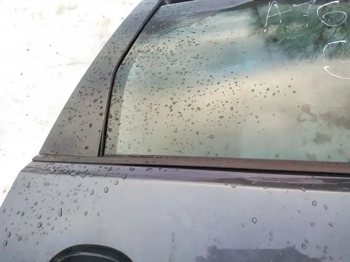 Volkswagen Polo (2001 - 2005) Накладка стекла задней двери — фото 3