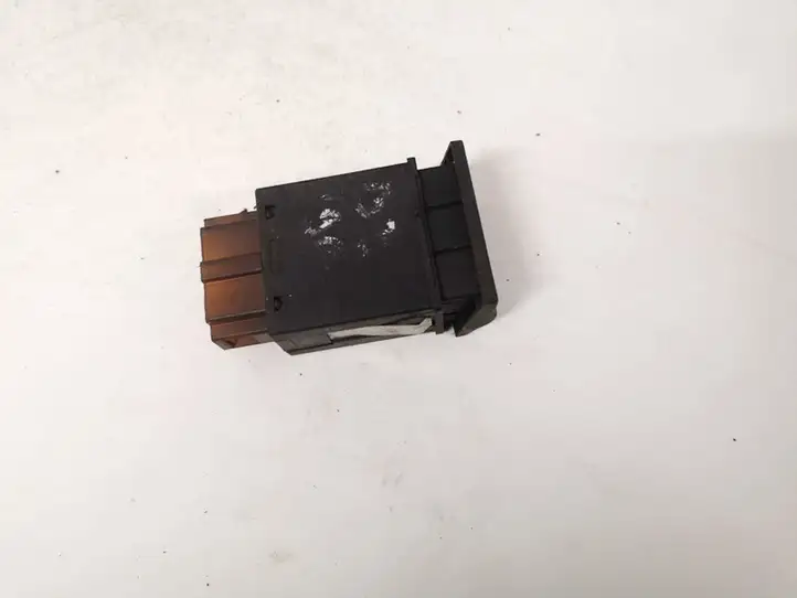 Skoda Octavia Mk1 (1U) (1996 - 2004) 1u0959621a Кнопка обогрева стекла — фото 3