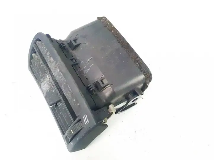Toyota Avensis T250 (2003 - 2006) 8518c Центральный воздушный дефлектор — фото 2