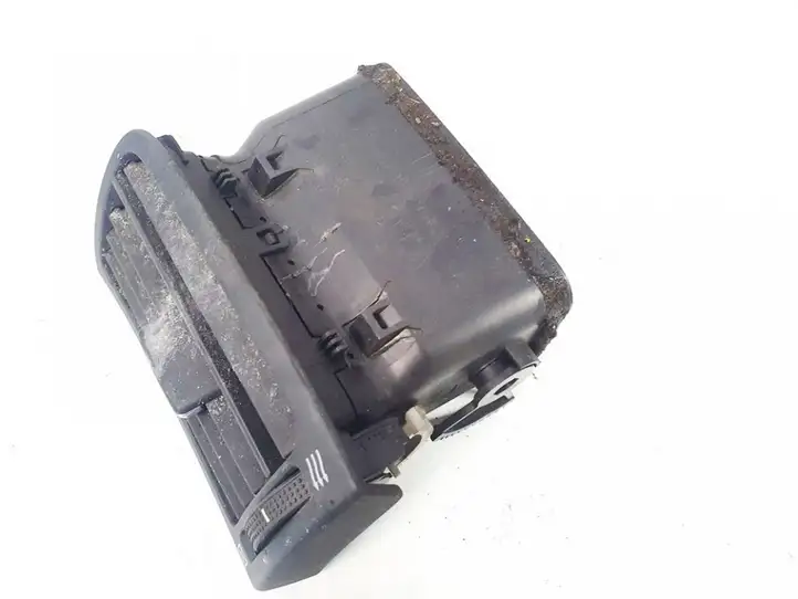 Toyota Avensis T250 (2003 - 2006) 8518c Центральный воздушный дефлектор — фото 3