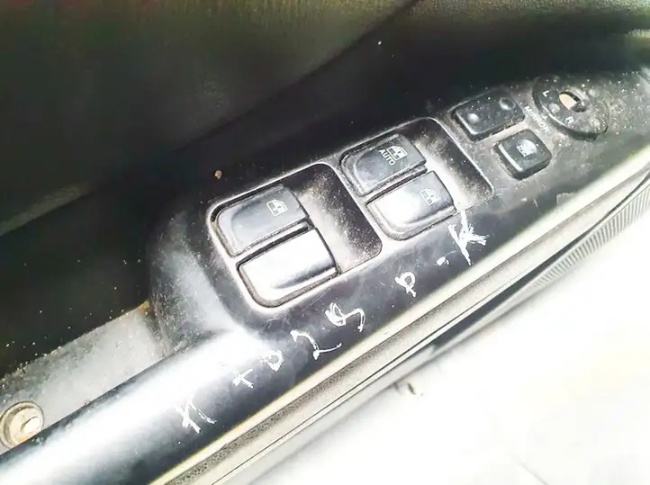 Hyundai Sonata (2003 - 2007) Кнопка стеклоподъемников — фото 2