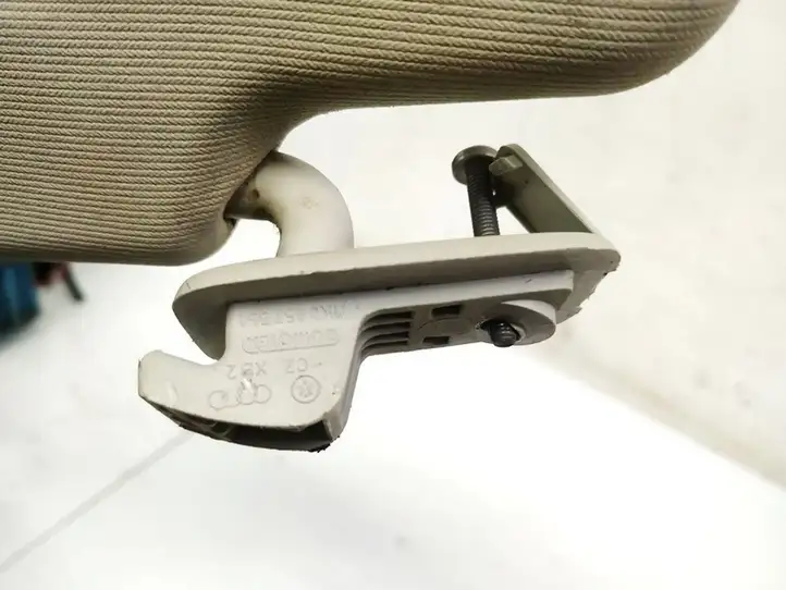 Volkswagen Golf V (2003 - 2009) 1K0867551 Солнцезащитный козырек — фото 3