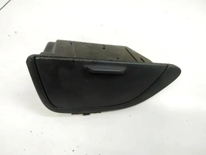 Volkswagen Golf V (2003 - 2009) 1K3857309A Передняя пепельница — фото 1